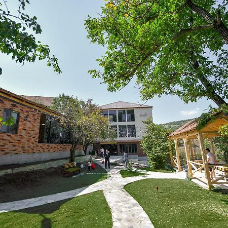 Madin Eco Hotel Debed Екстериор снимка
