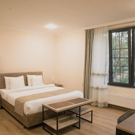 Madin Eco Hotel Debed Екстериор снимка