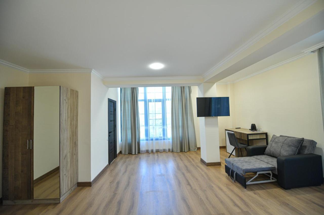 Madin Eco Hotel Debed Екстериор снимка