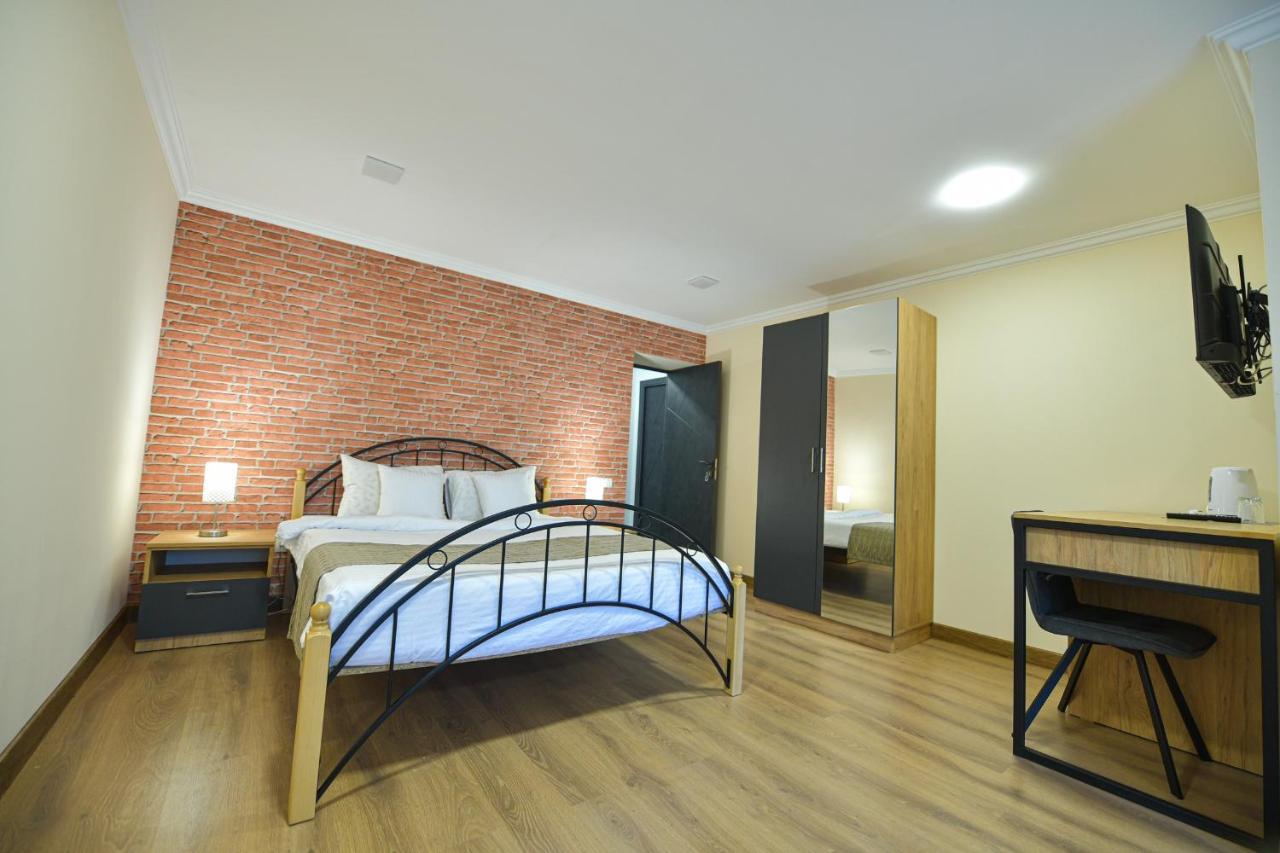 Madin Eco Hotel Debed Екстериор снимка