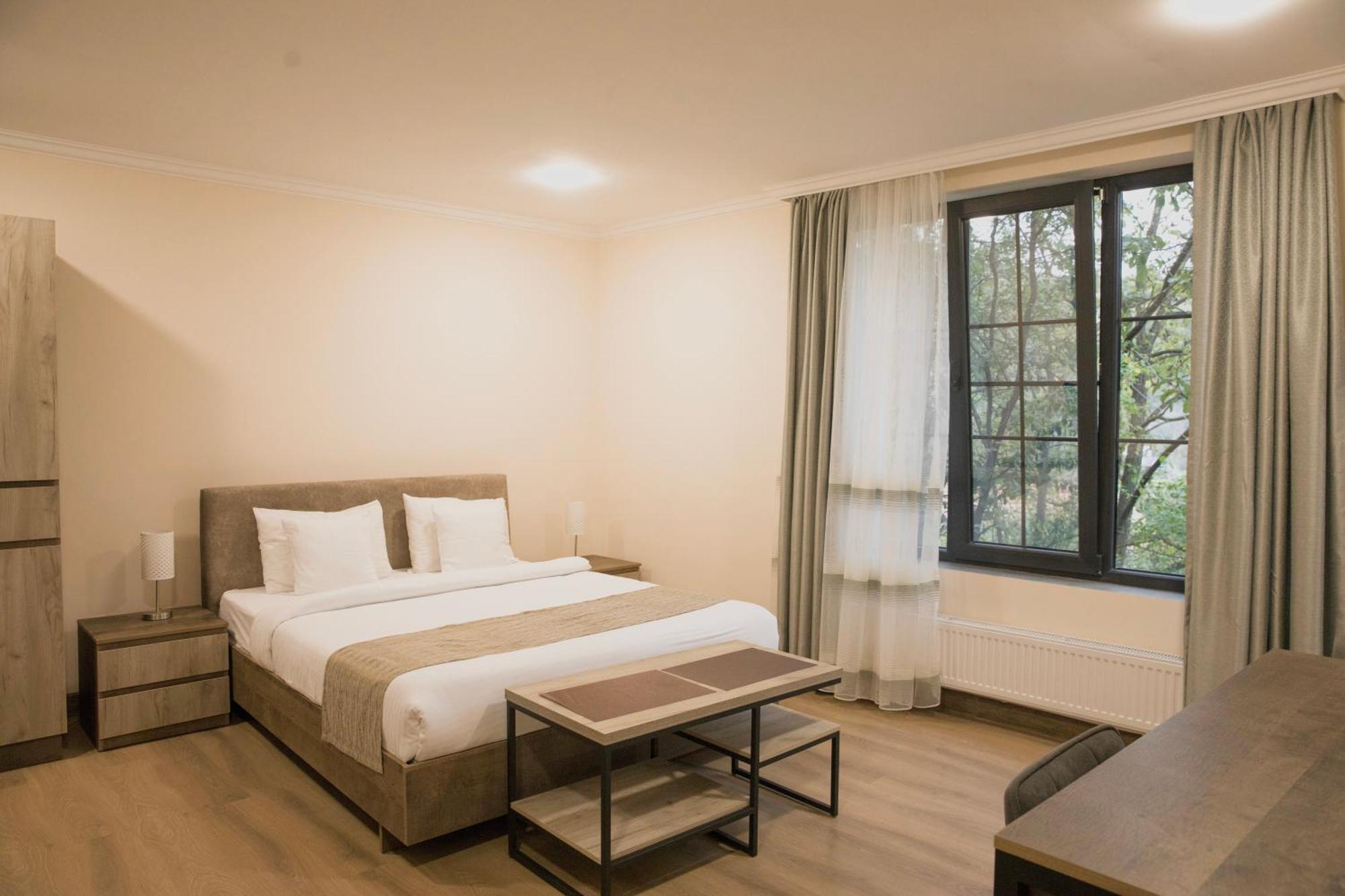 Madin Eco Hotel Debed Екстериор снимка